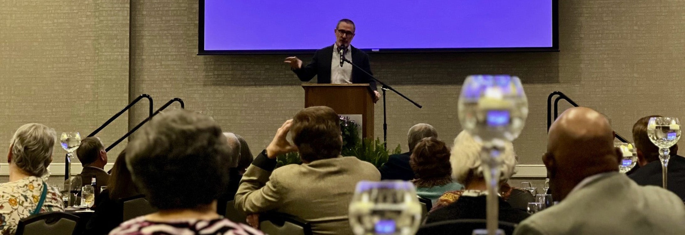 A photo from the Friends 2023 Spring Banquet featuring author Wiley Cash. (Photo by Heather White)